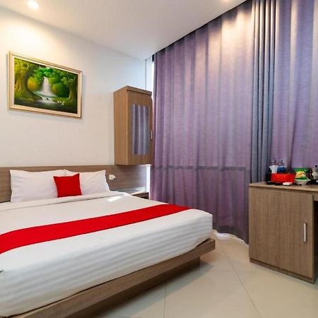 Hotel Domino Палембанг Екстериор снимка