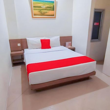 Hotel Domino Палембанг Екстериор снимка