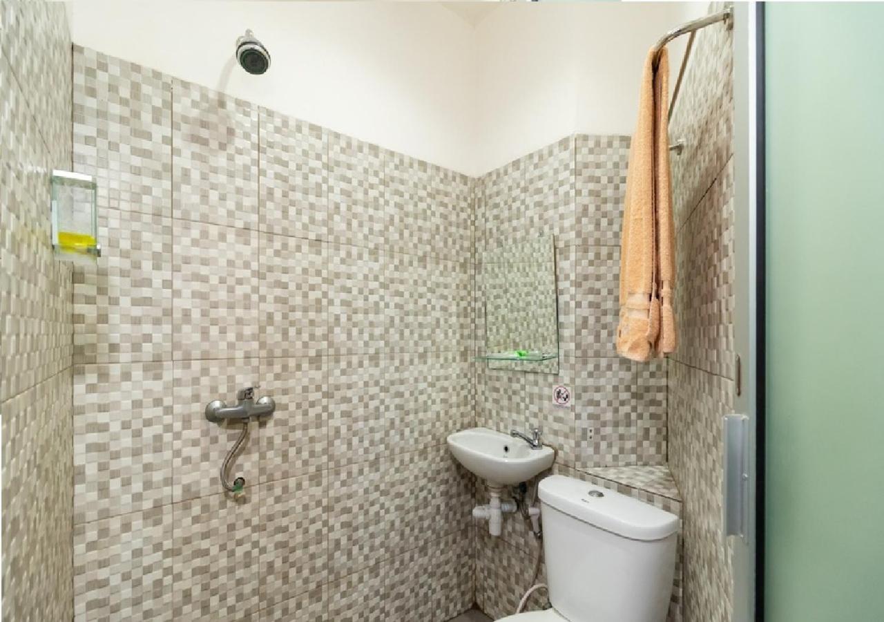 Hotel Domino Палембанг Екстериор снимка