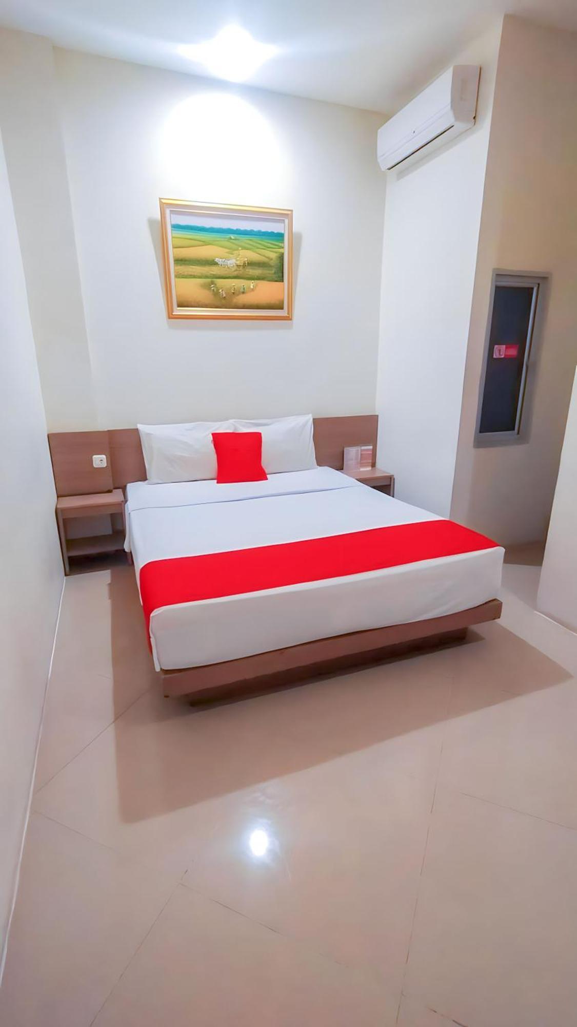 Hotel Domino Палембанг Екстериор снимка