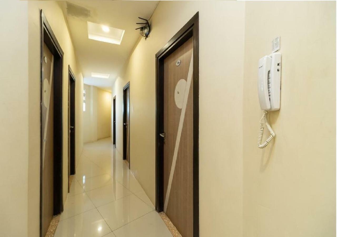 Hotel Domino Палембанг Екстериор снимка